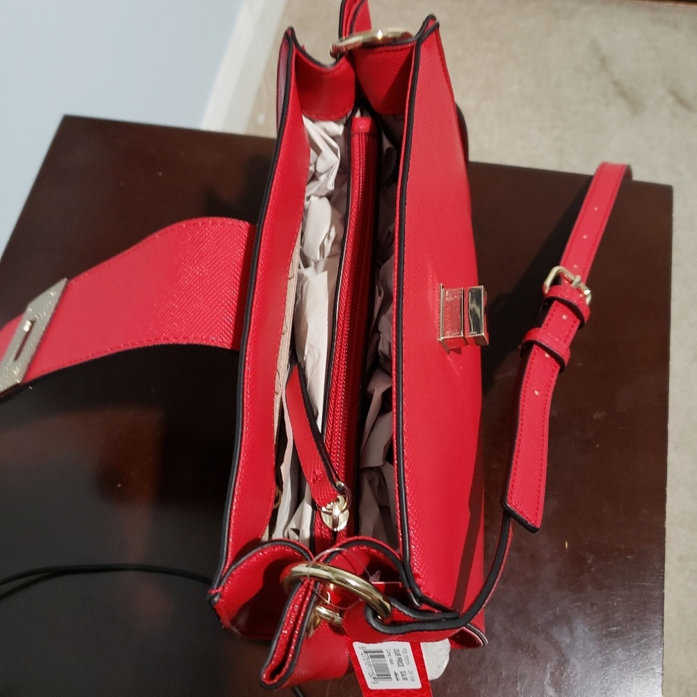 NWT DSW red crossbody faux leather - Picture 4 of 8